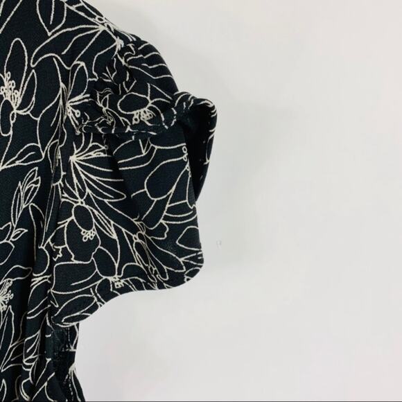 BCBG black White Floral Faux Wrap Top Small - Picture 9 of 11